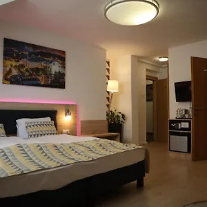 https://hotel-christina-budapest.inbudapesthotels.com
